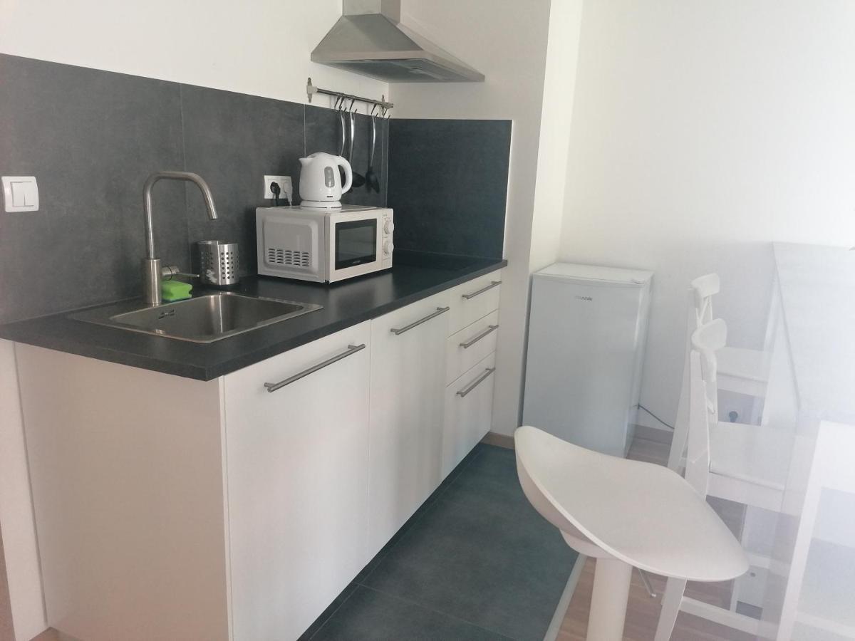 Brand New Two Room Apartment #64 In Elite Rezidence With Free Secure Parking Praga Exterior foto