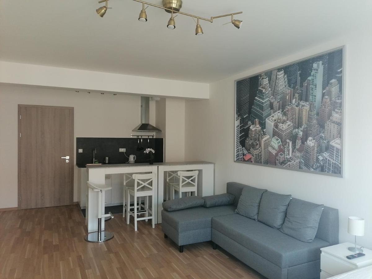 Brand New Two Room Apartment #64 In Elite Rezidence With Free Secure Parking Praga Exterior foto